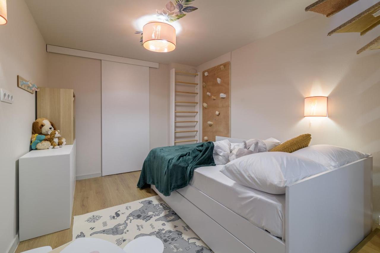 Black Sea Dolphin Apartment Várna Kültér fotó